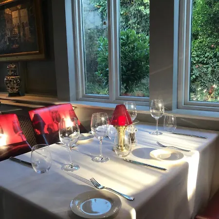 Hotell Step House 4*