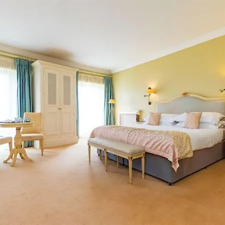 Step House Hotel 4*
