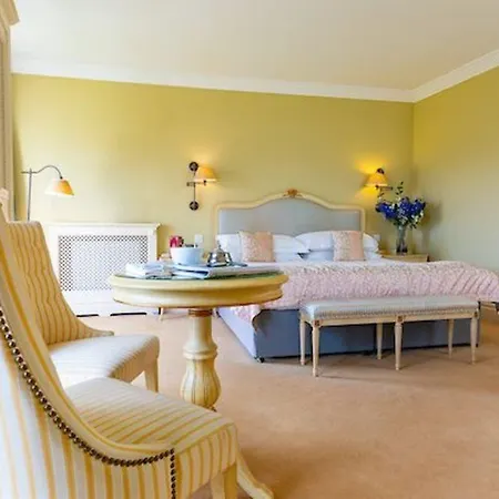 Step House Hotell 4*