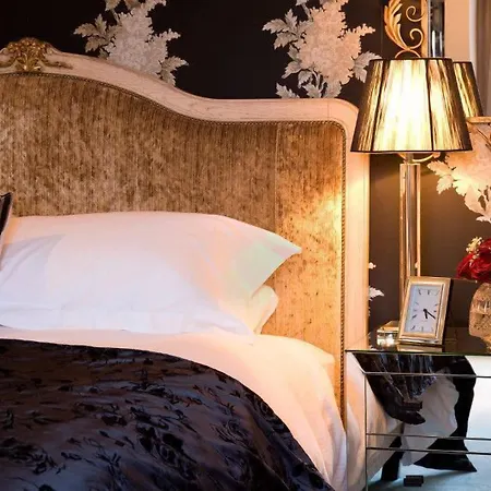 Hotell Step House 4*